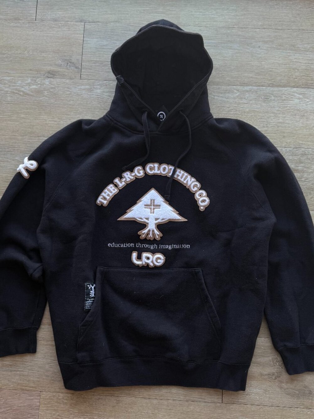 LRG 'education through imagination' Trees Hoodie (vintage!!) - Black